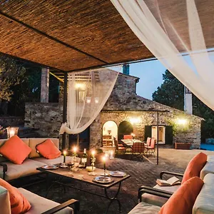  Holiday home Borgo Degli Ulivi